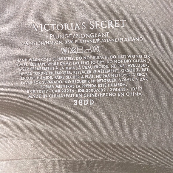 Victoria’s Secret Plunge Bra - Picture 4 of 6